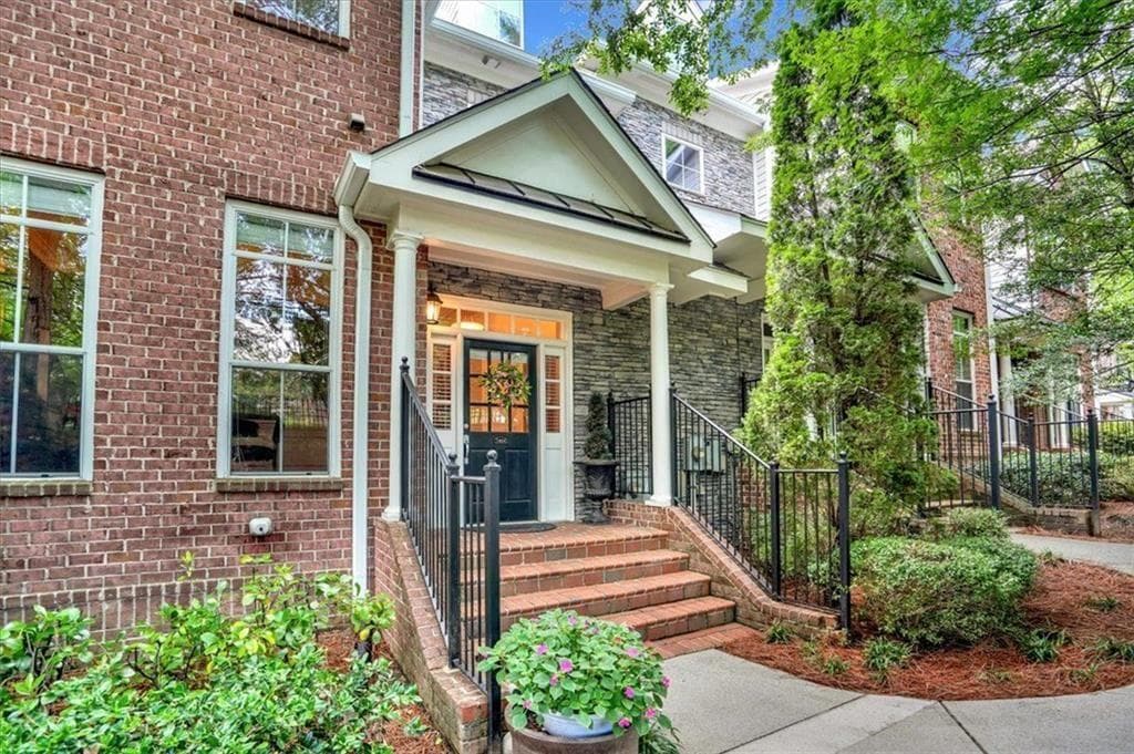 5464 Glenridge View, Sandy Springs, GA 30342 — most recent listing photo