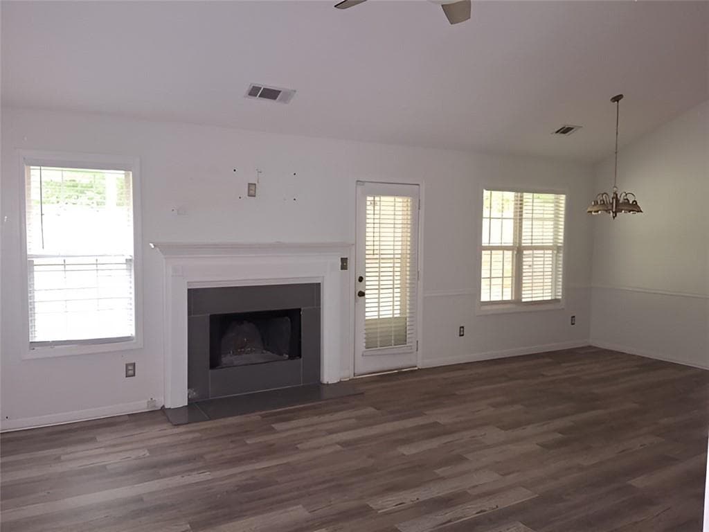 3 bedroom, 2 bathroom, 1,268 sq ft single family residence under contract at 300 Lakeside Drive, Covington, GA 30016 — photo 4