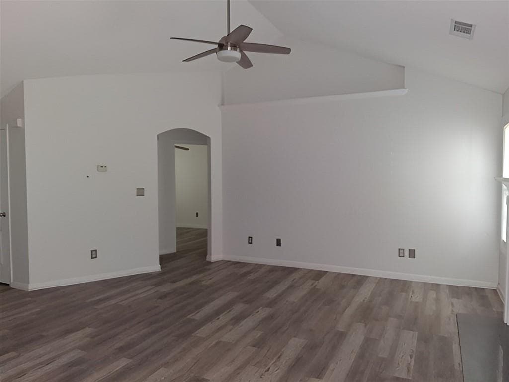 3 bedroom, 2 bathroom, 1,268 sq ft single family residence under contract at 300 Lakeside Drive, Covington, GA 30016 — photo 6