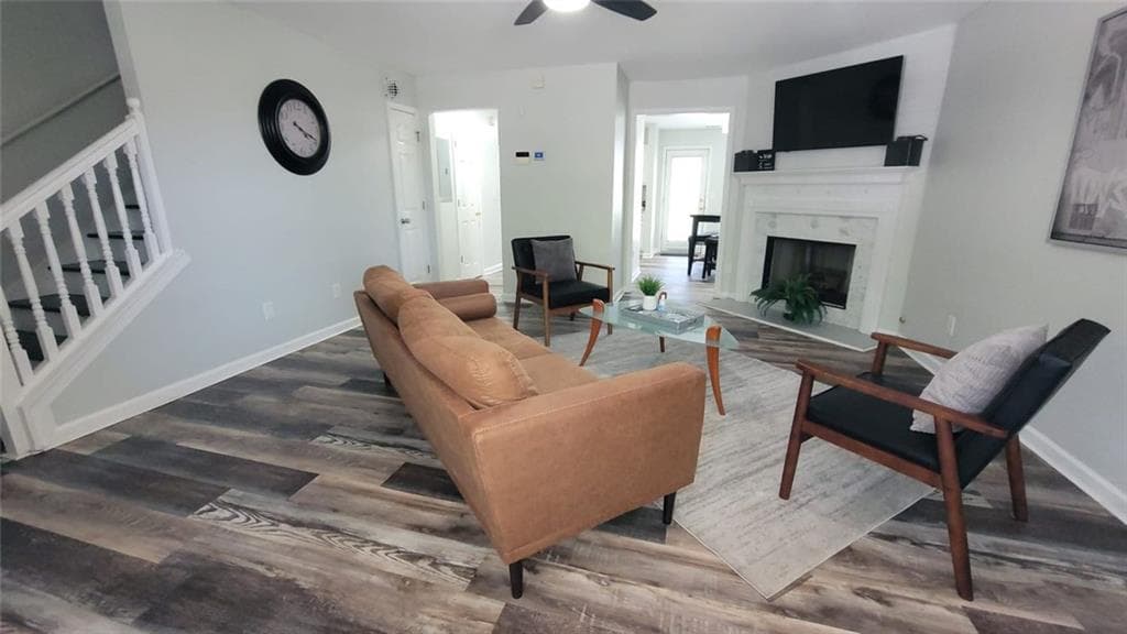 2 bedroom, 3 bathroom, 1,372 sq ft townhouse for sale at 2173 Wind Gate Court, Lithonia, GA 30058 — photo 6