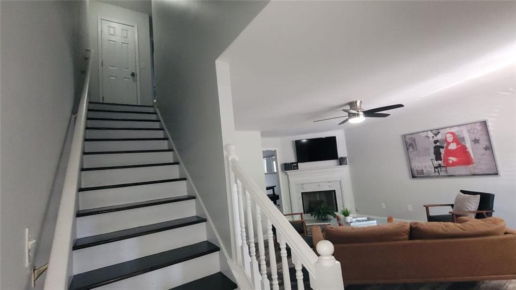 2 bedroom, 3 bathroom, 1,372 sq ft townhouse for sale at 2173 Wind Gate Court, Lithonia, GA 30058 — photo 8