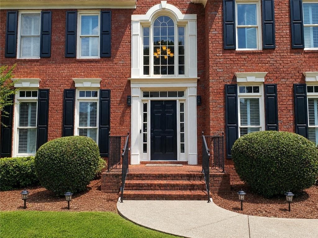 5 bedroom, 4 bathroom, 3,980 sq ft single family residence for sale at 2705 Montclair Place, Snellville, GA 30078 — photo 2