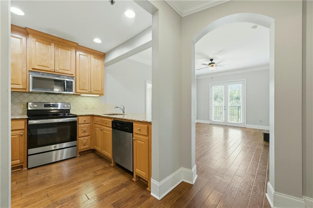 2 bedroom, 2 bathroom, 1,157 sq ft condominium for sale at 2277 Peachtree Road 307, Atlanta, GA 30309 — photo 5