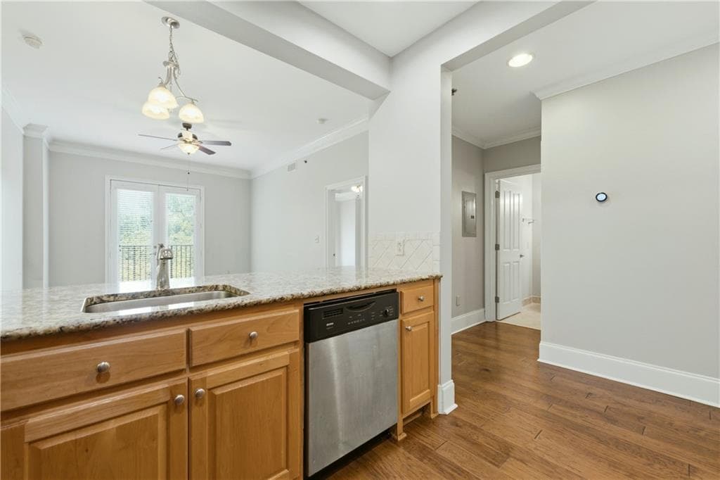 2 bedroom, 2 bathroom, 1,157 sq ft condominium for sale at 2277 Peachtree Road 307, Atlanta, GA 30309 — photo 7