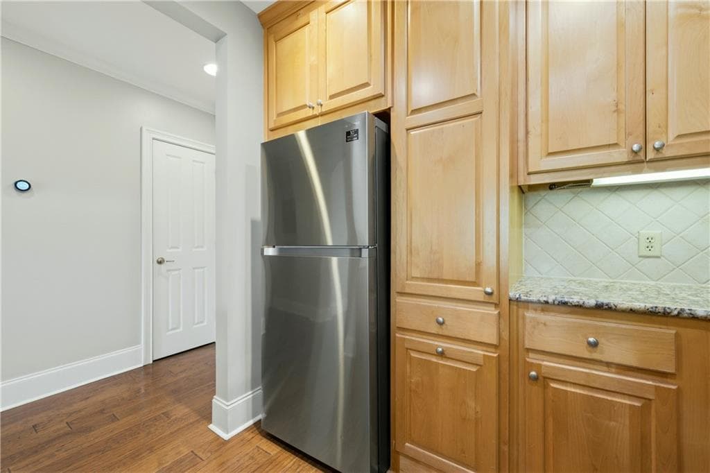 2 bedroom, 2 bathroom, 1,157 sq ft condominium for sale at 2277 Peachtree Road 307, Atlanta, GA 30309 — photo 8