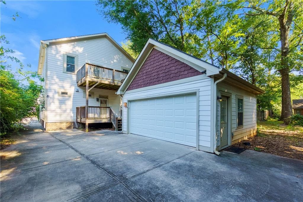4 bedroom, 3 bathroom, 2,560 sq ft single family residence for sale at 310 Ashburton Avenue, Atlanta, GA 30317 — photo 5