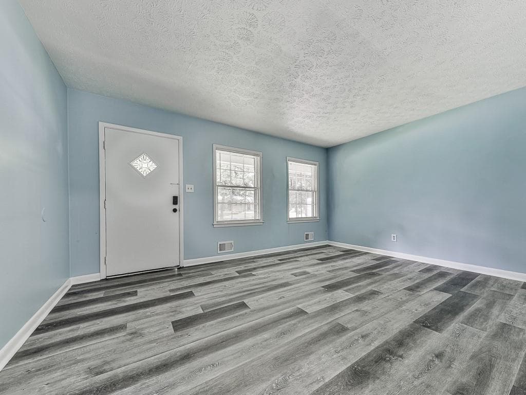 3 bedroom, 2 bathroom, 1,205 sq ft single family residence for sale at 2005 Knightsbridge Road, Kennesaw, GA 30144 — photo 6