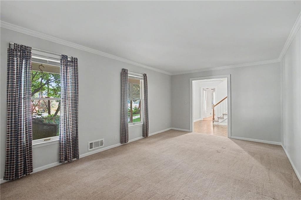 4 bedroom, 3 bathroom, 3,083 sq ft single family residence for sale at 4044 Jewelers Court, Lilburn, GA 30047 — photo 8