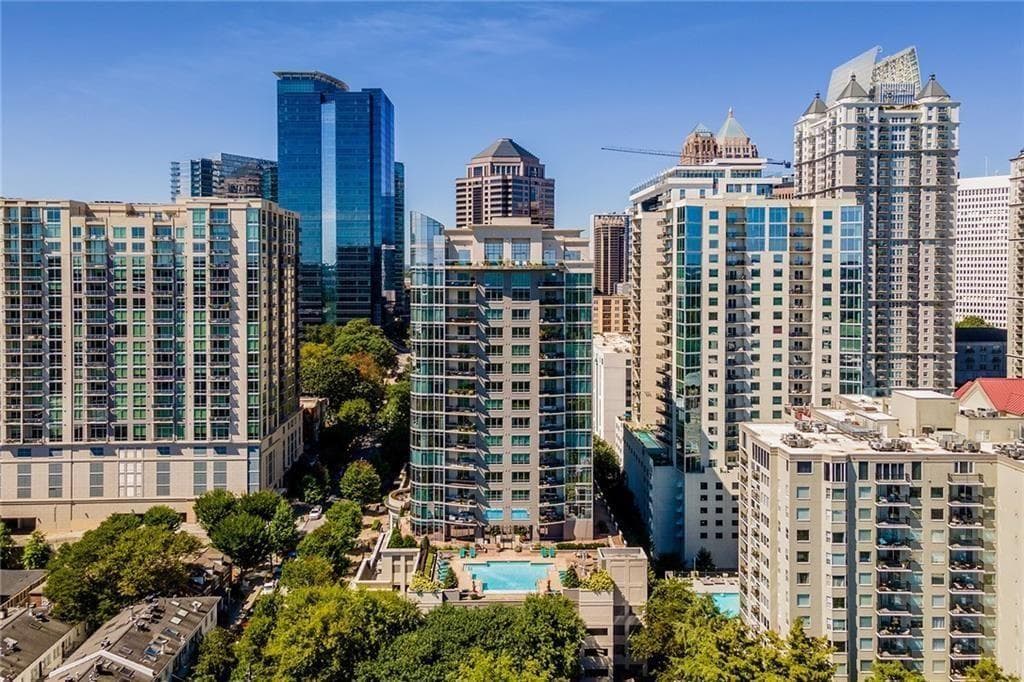 2 bedroom, 2 bathroom, 1,329 sq ft condominium for rent at 222 12th Street 905, Atlanta, GA 30309 for $3,900 a month — photo 2