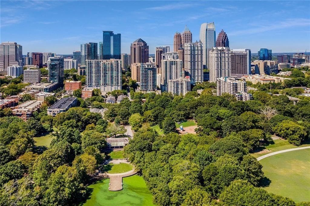 2 bedroom, 2 bathroom, 1,329 sq ft condominium for rent at 222 12th Street 905, Atlanta, GA 30309 for $3,900 a month — photo 4