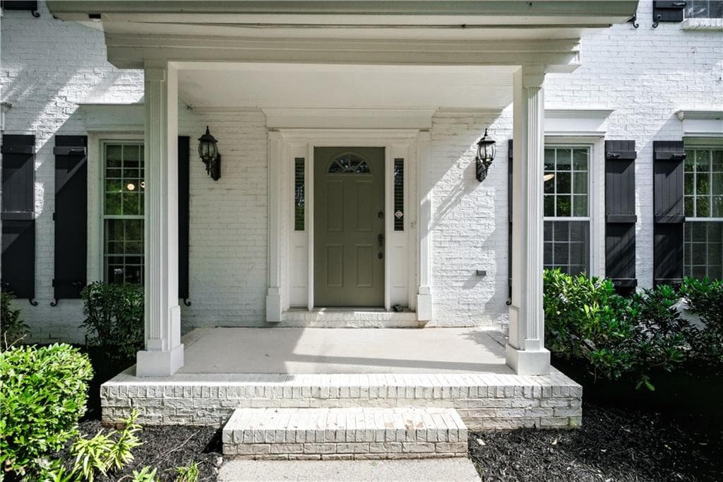 4 bedroom, 3 bathroom, 2,766 sq ft single family residence for sale at 2796 Craig Court, Marietta, GA 30062 — photo 3