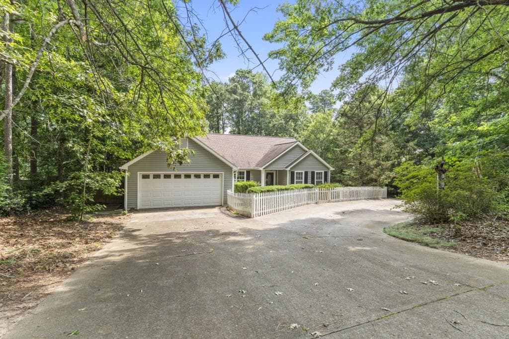 3 bedroom, 2 bathroom, 1,700 sq ft single family residence under contract at 22 Maddox Road, Acworth, GA 30102 — photo 2