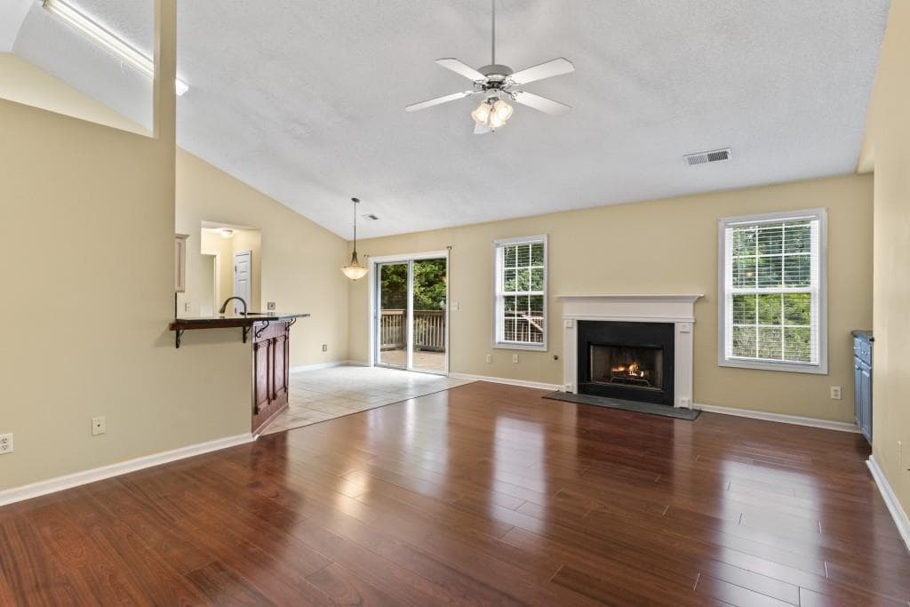 3 bedroom, 2 bathroom, 1,700 sq ft single family residence under contract at 22 Maddox Road, Acworth, GA 30102 — photo 8