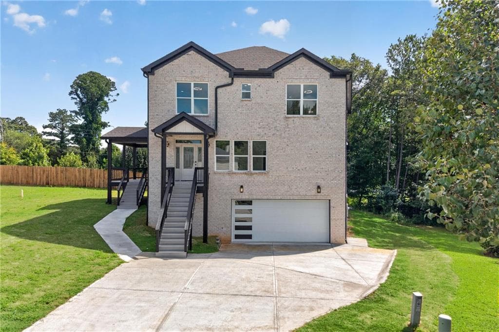 4 bedroom, 5 bathroom, 3,600 sq ft single family residence for sale at 210 lacey, Loganville, GA 30046