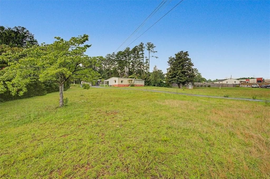 3 bedroom, 2 bathroom other under contract at 8515 Dallas Acworth Highway, Dallas, GA 30132 — photo 4