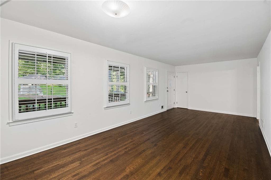 3 bedroom, 2 bathroom, 1,983 sq ft single family residence for sale at 2719 Oswood Drive, Tucker, GA 30084 — photo 6