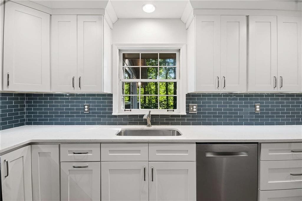 3 bedroom, 2 bathroom, 1,983 sq ft single family residence for sale at 2719 Oswood Drive, Tucker, GA 30084 — photo 8