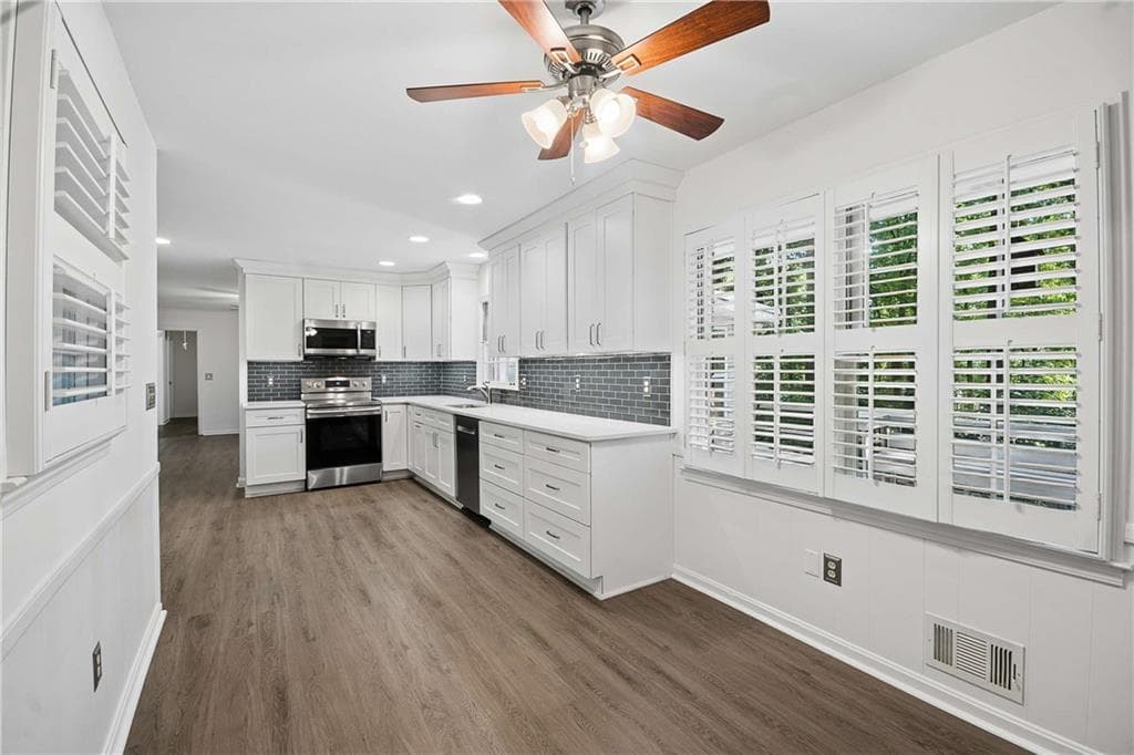 3 bedroom, 2 bathroom, 1,983 sq ft single family residence for sale at 2719 Oswood Drive, Tucker, GA 30084 — photo 9
