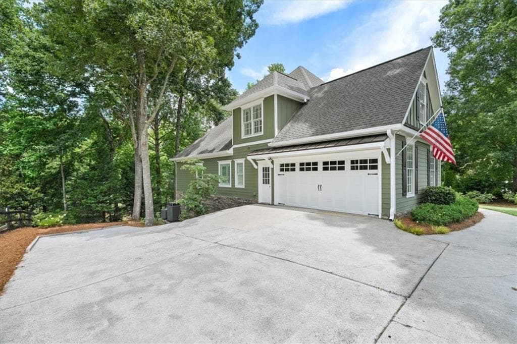 6 bedroom, 5 bathroom, 5,180 sq ft single family residence for sale at 754 White Blossom Court, Powder Springs, GA 30127 — photo 3