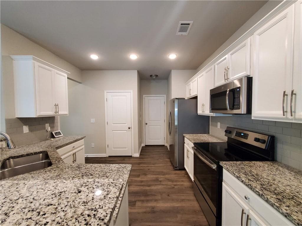 3 bedroom, 3 bathroom, 1,954 sq ft single family residence for rent at 165 Canvas Ives Drive, Lawrenceville, GA 30045 for $2,100 a month — photo 9
