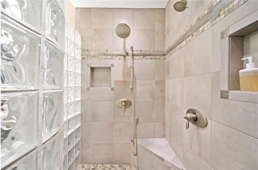 2 bedroom, 2 bathroom, 1,178 sq ft condominium for rent at 3636 Habersham Road 1103, Atlanta, GA 30305 for $2,550 a month — photo 4