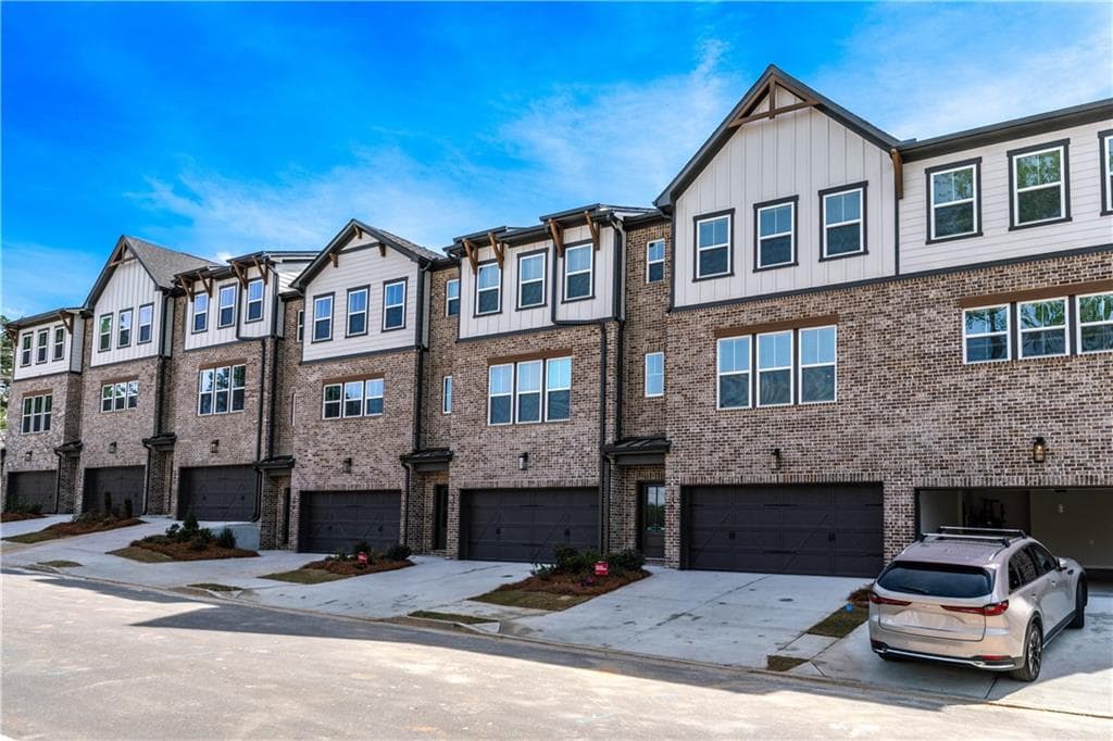 4 bedroom, 4 bathroom, 2,594 sq ft townhouse for rent at 376 Sunset Hollow Street, Sugar Hill, GA 30518 for $2,800 a month — photo 2