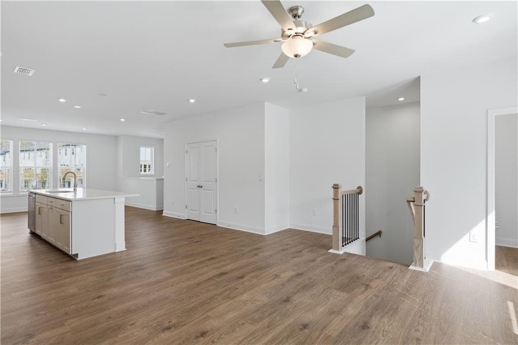 4 bedroom, 4 bathroom, 2,594 sq ft townhouse for rent at 376 Sunset Hollow Street, Sugar Hill, GA 30518 for $2,800 a month — photo 5