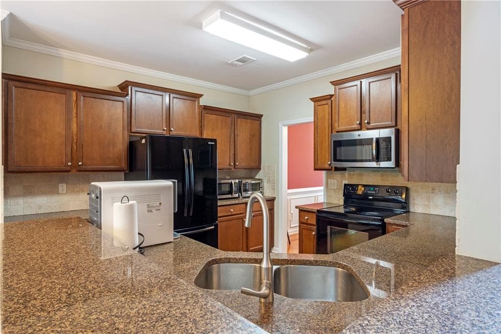 4 bedroom, 3 bathroom, 2,676 sq ft single family residence under contract at 3497 Lori Lane, Duluth, GA 30096 — photo 9