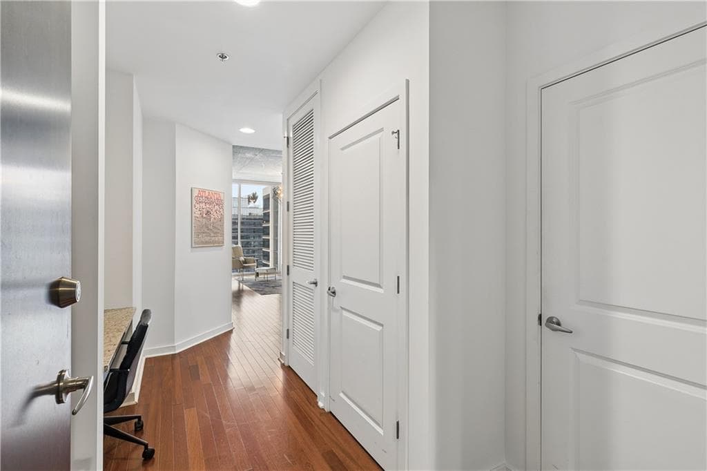 1 bedroom, 1 bathroom, 783 sq ft condominium for sale at 855 Peachtree Street 2606, Atlanta, GA 30308 — photo 3
