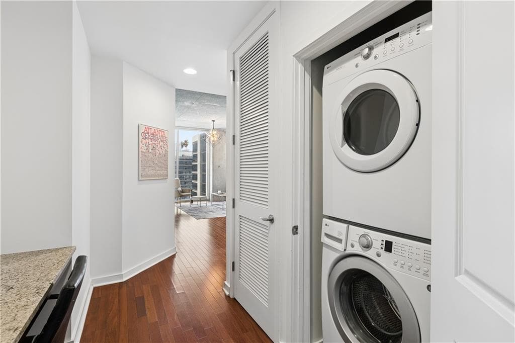 1 bedroom, 1 bathroom, 783 sq ft condominium for sale at 855 Peachtree Street 2606, Atlanta, GA 30308 — photo 4
