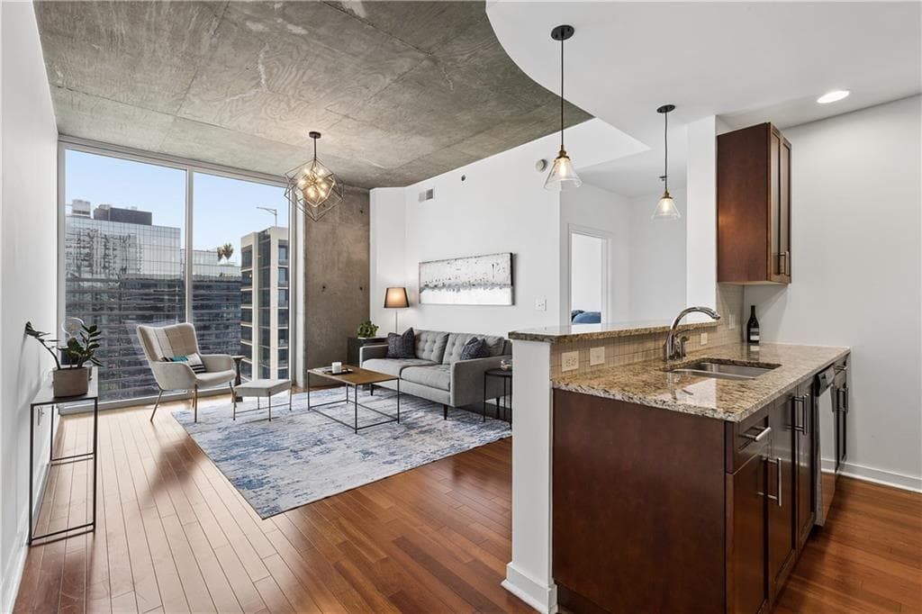 1 bedroom, 1 bathroom, 783 sq ft condominium for sale at 855 Peachtree Street 2606, Atlanta, GA 30308 — photo 6