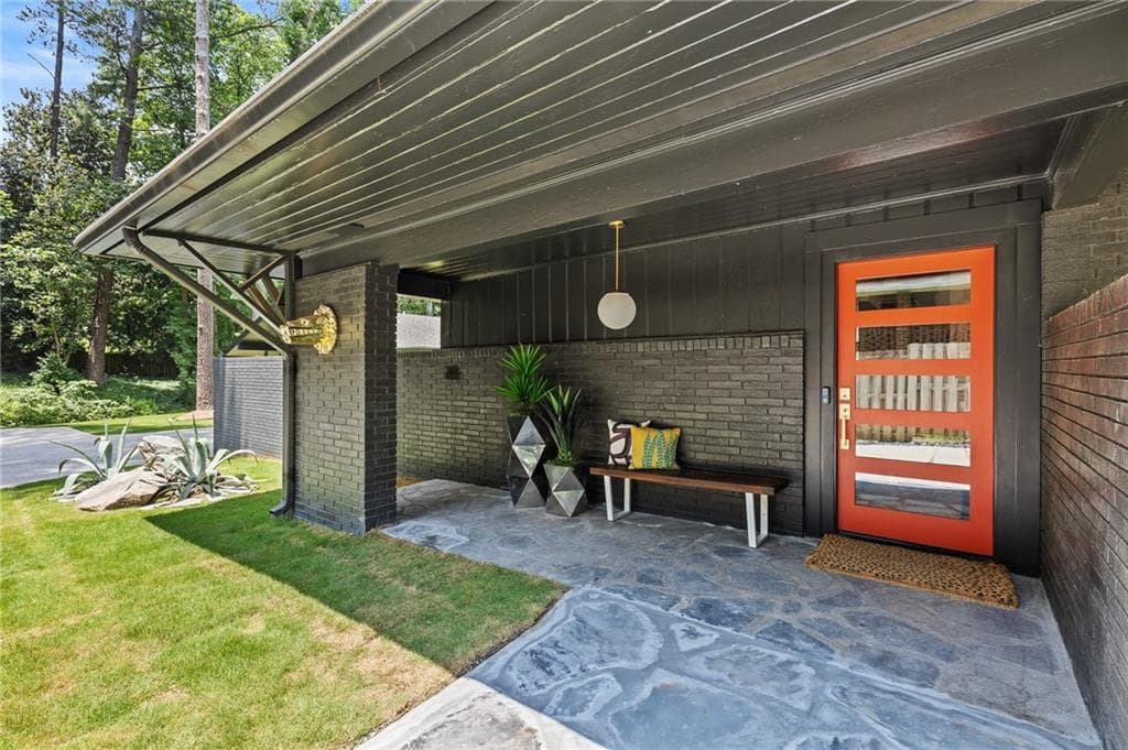 3 bedroom, 3 bathroom, 1,820 sq ft single family residence for rent at 3252 W Roxboro Road, Atlanta, GA 30324 for $5,000 a month — photo 2