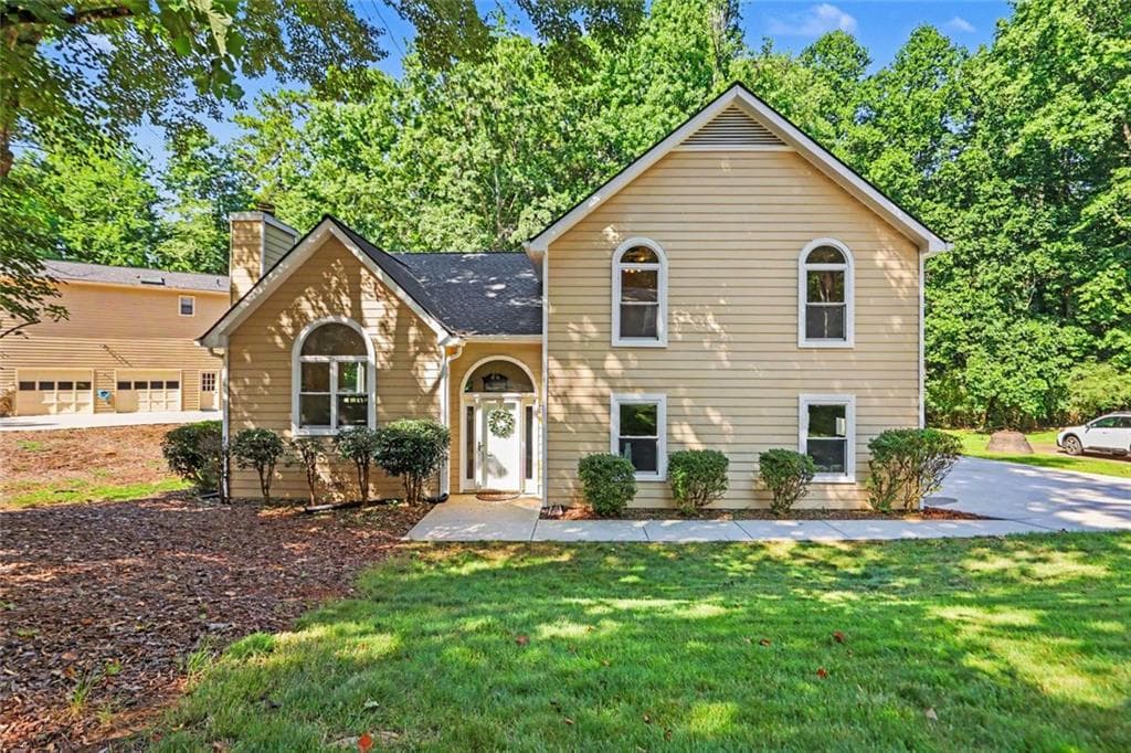 3 bedroom, 3 bathroom, 2,429 sq ft single family residence sold at 8618 Wood Springs Court, Douglasville, GA 30135