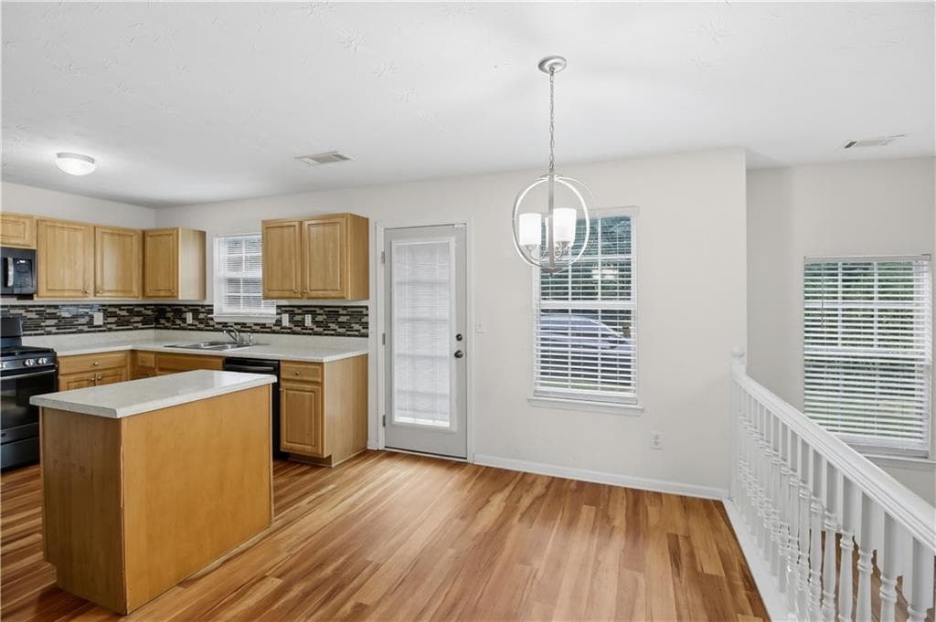 4 bedroom, 3 bathroom, 2,620 sq ft single family residence for sale at 95 Carrington Circle, Covington, GA 30016 — photo 10