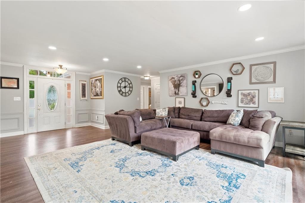 5 bedroom, 4 bathroom, 3,524 sq ft single family residence for sale at 4346 Collingham Trace, Marietta, GA 30068 — photo 6