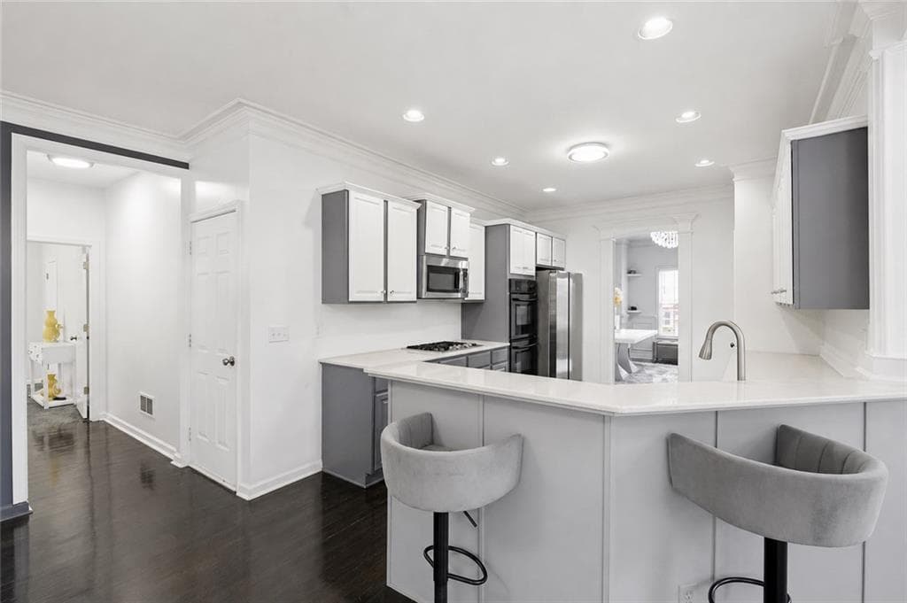 4 bedroom, 4 bathroom, 3,503 sq ft single family residence under contract at 5135 Highland Lake Drive, Atlanta, GA 30349 — photo 7