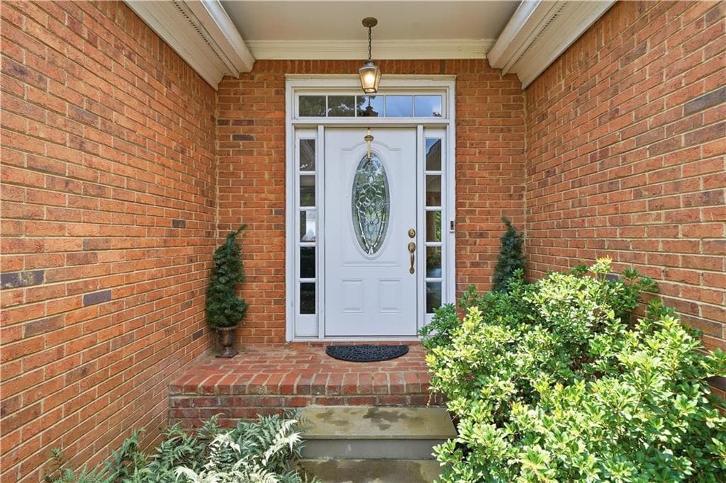 5 bedroom, 4 bathroom, 3,524 sq ft single family residence for sale at 4346 Collingham Trace, Marietta, GA 30068 — photo 4