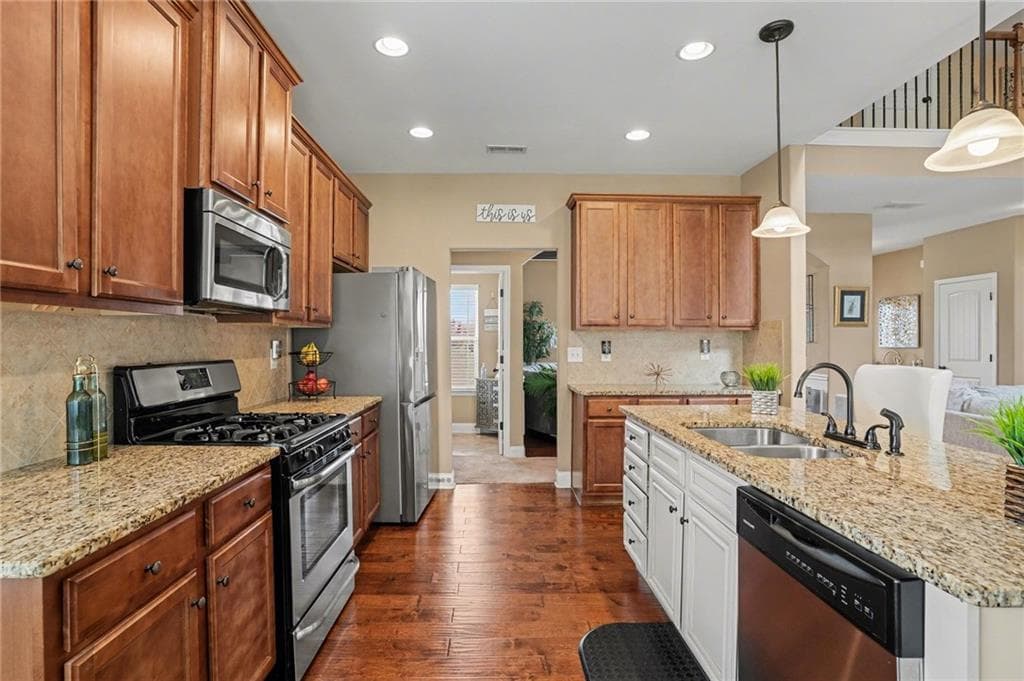 4 bedroom, 4 bathroom, 2,998 sq ft single family residence for sale at 197 Tapestry Drive, Mcdonough, GA 30252 — photo 4