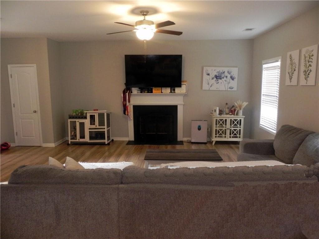 4 bedroom, 3 bathroom, 1,956 sq ft single family residence for sale at 1101 Senator Road, Douglasville, GA 30134 — photo 5