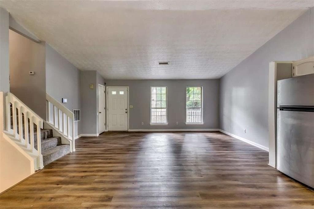 3 bedroom, 2 bathroom, 1,800 sq ft single family residence for sale at 759 Greenhedge Drive, Stone Mountain, GA 30088 — photo 6