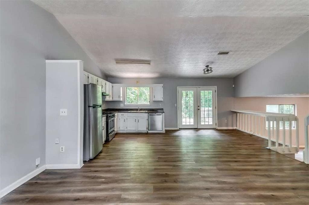 3 bedroom, 2 bathroom, 1,800 sq ft single family residence for sale at 759 Greenhedge Drive, Stone Mountain, GA 30088 — photo 9