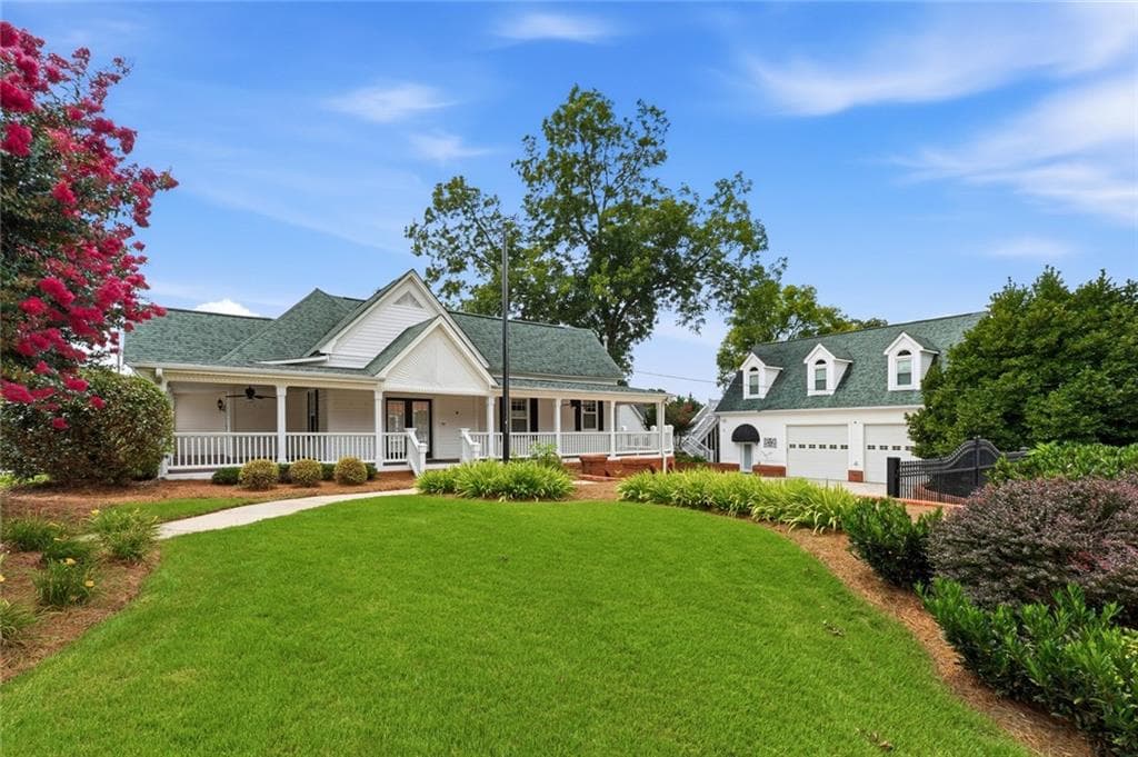 2 bedroom, 2 bathroom, 2,241 sq ft single family residence for sale at 176 Confederate Avenue, Dallas, GA 30132