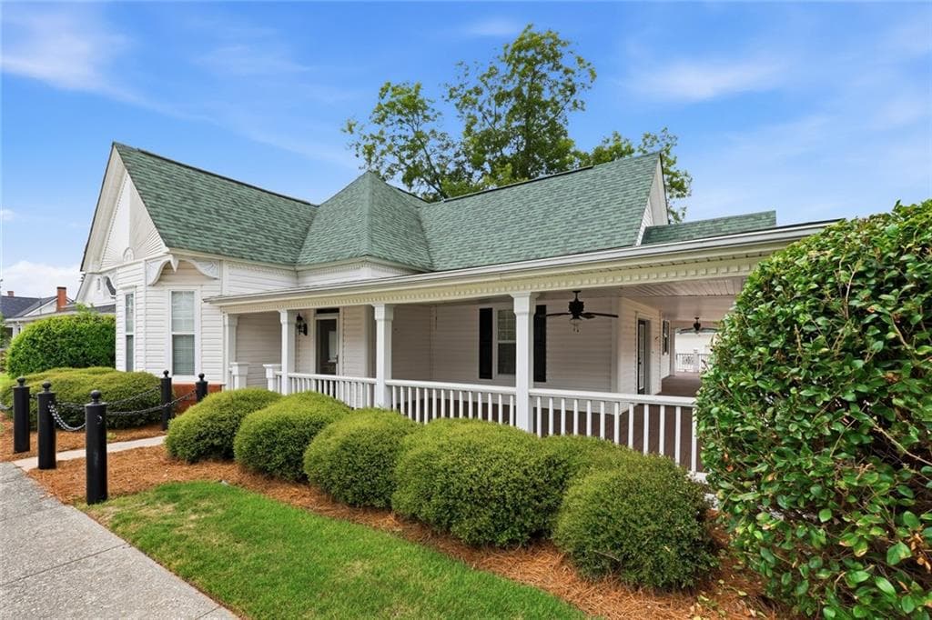2 bedroom, 2 bathroom, 2,241 sq ft single family residence for sale at 176 Confederate Avenue, Dallas, GA 30132 — photo 4