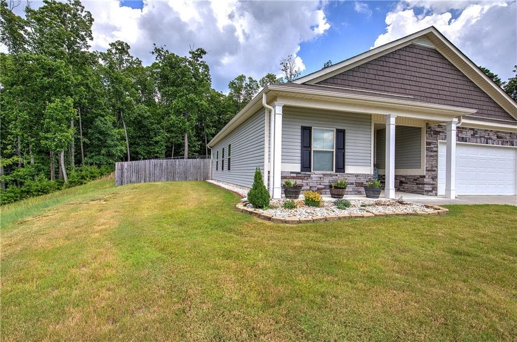 3 bedroom, 2 bathroom, 1,476 sq ft single family residence under contract at 134 Caseys Ridge Road, Rockmart, GA 30153 — photo 5