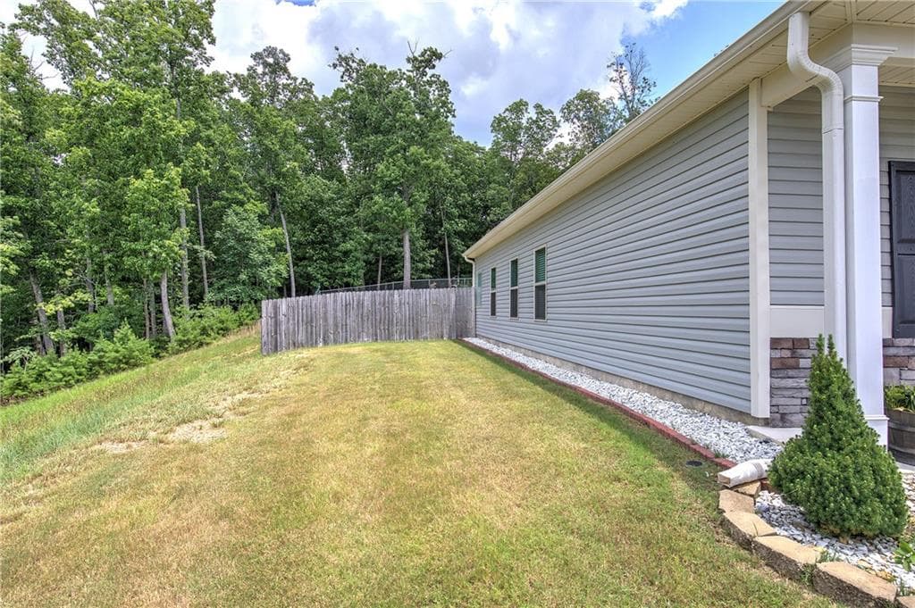3 bedroom, 2 bathroom, 1,476 sq ft single family residence under contract at 134 Caseys Ridge Road, Rockmart, GA 30153 — photo 6
