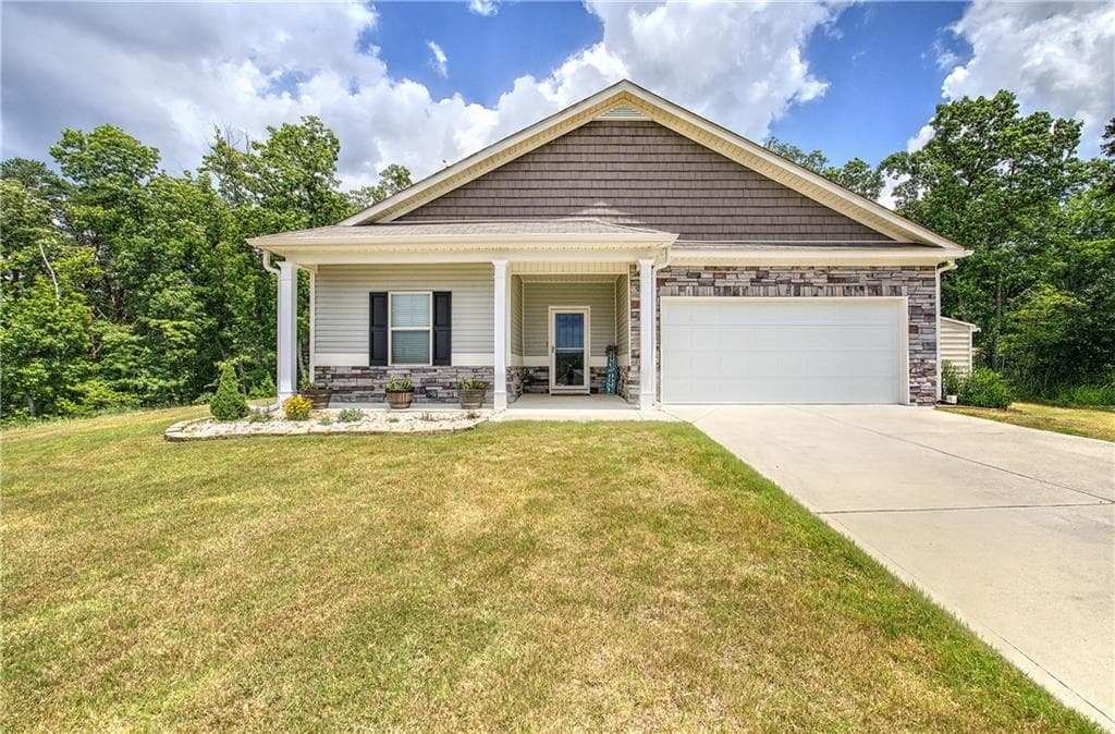 3 bedroom, 2 bathroom, 1,476 sq ft single family residence under contract at 134 Caseys Ridge Road, Rockmart, GA 30153 — photo 2