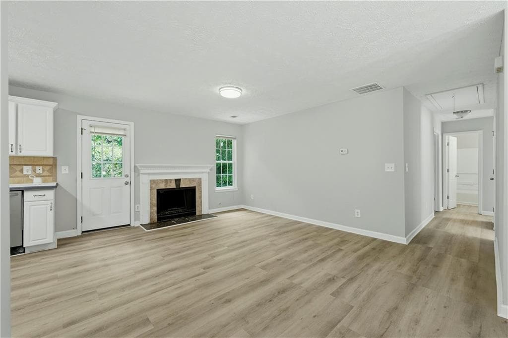 4 bedroom, 3 bathroom, 1,727 sq ft single family residence under contract at 10879 Morning Dove Drive, Hampton, GA 30228 — photo 6