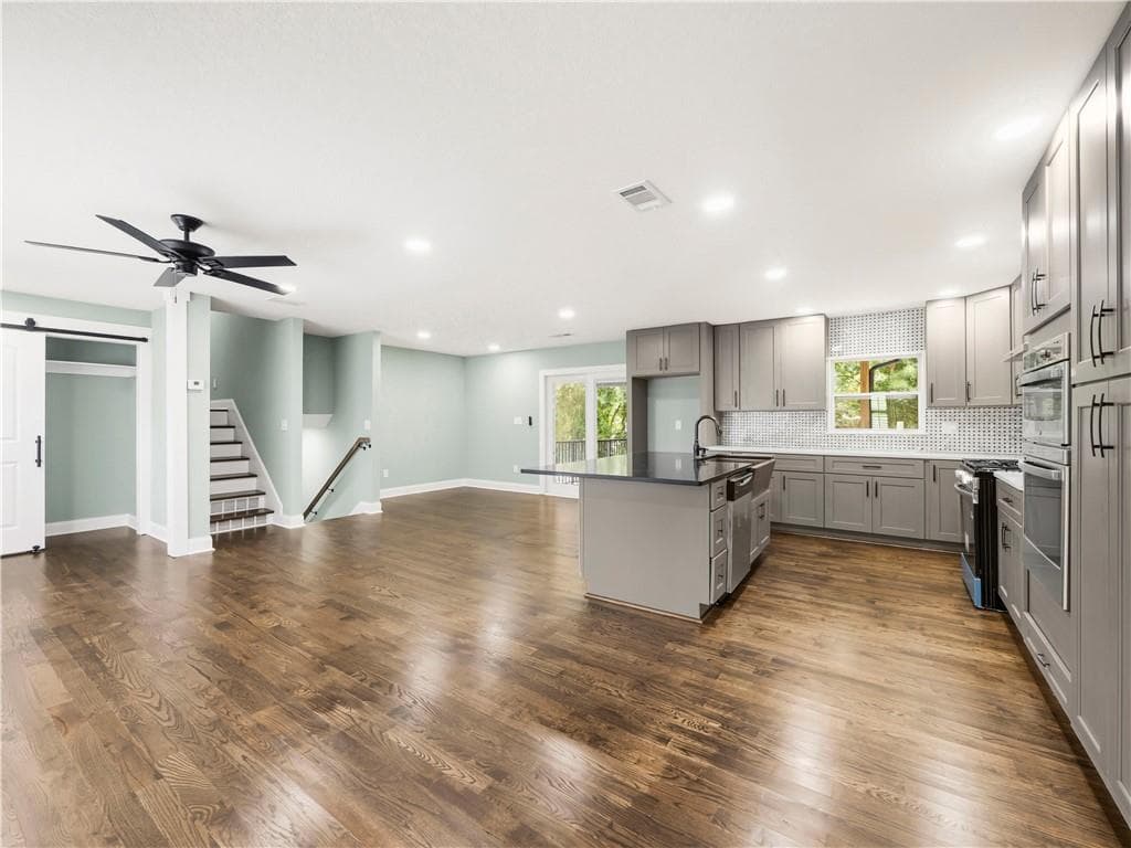 4 bedroom, 2 bathroom, 1,958 sq ft single family residence under contract at 5209 Byers Road, Gainesville, GA 30504 — photo 7