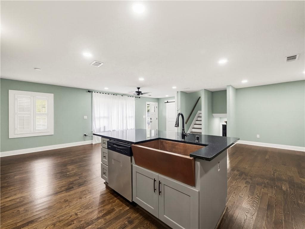 4 bedroom, 2 bathroom, 1,958 sq ft single family residence under contract at 5209 Byers Road, Gainesville, GA 30504 — photo 9