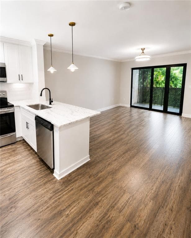 1 bedroom, 1 bathroom, 489 sq ft condominium for sale at 300 Johnson Ferry Road A406, Atlanta, GA 30328